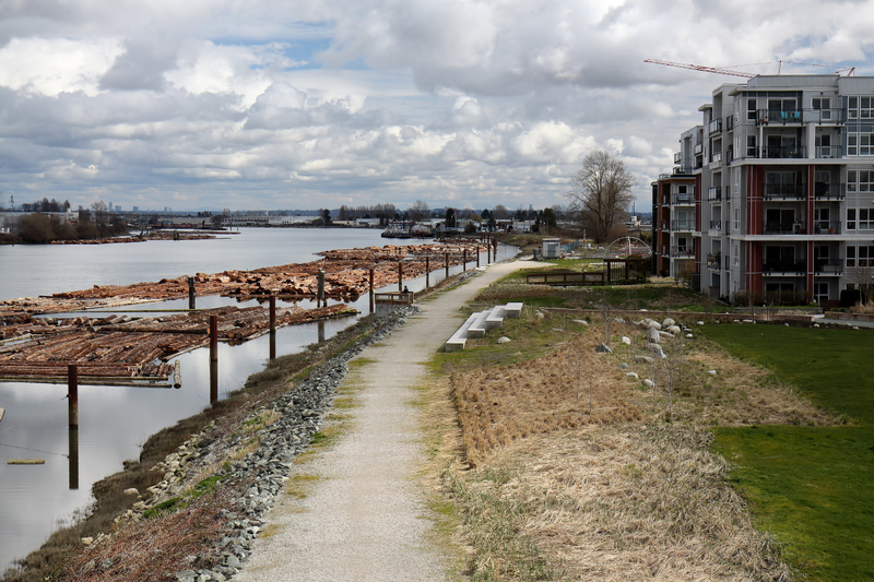 Illustration for article titled Pics from the Curbside: 2018-03-25 to St. Edwards Crossing